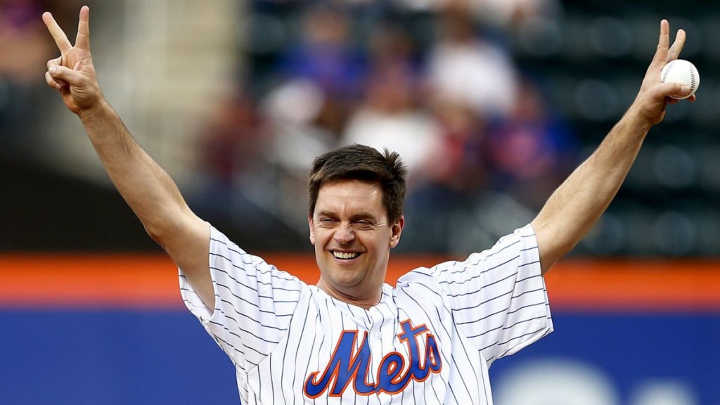 061015-MLB-NY-Mets-Comedian-Jim-Breuer-throws-out-first-pitch-MM-PI.vresize.1200.675.high.86